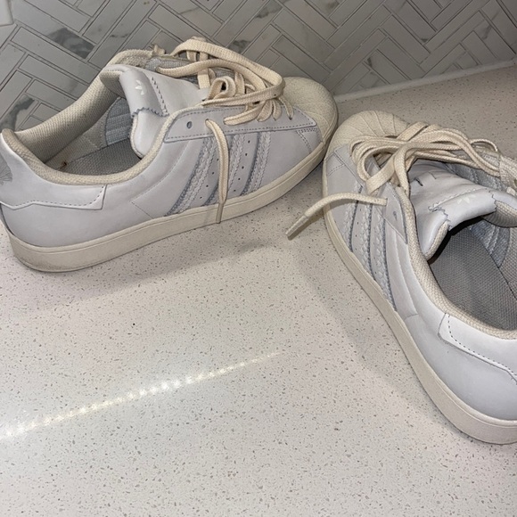 Adidas Shell Toe size 11 - Picture 1 of 6